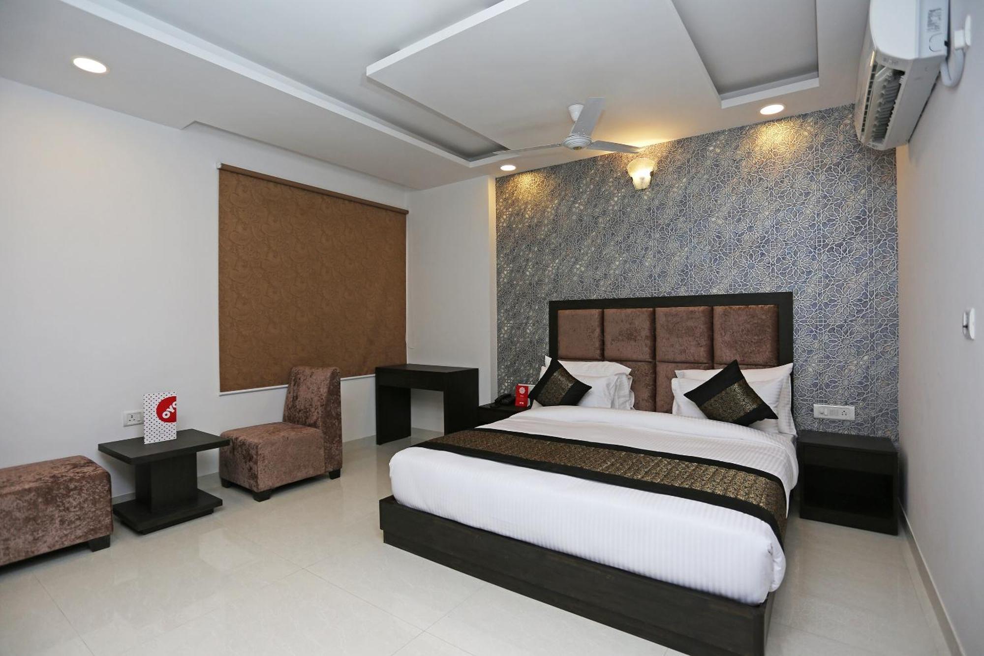 Hotel O M Suites New Delhi Exterior photo